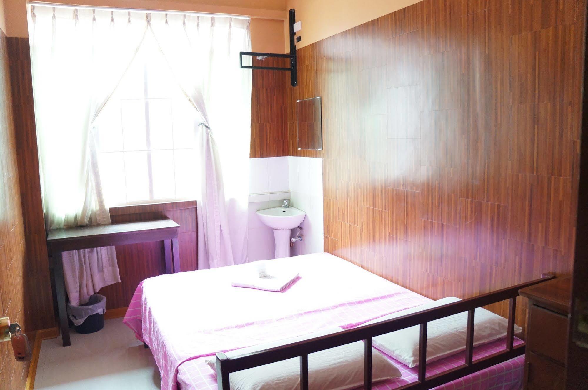 Daylight Inn Davao City Buitenkant foto