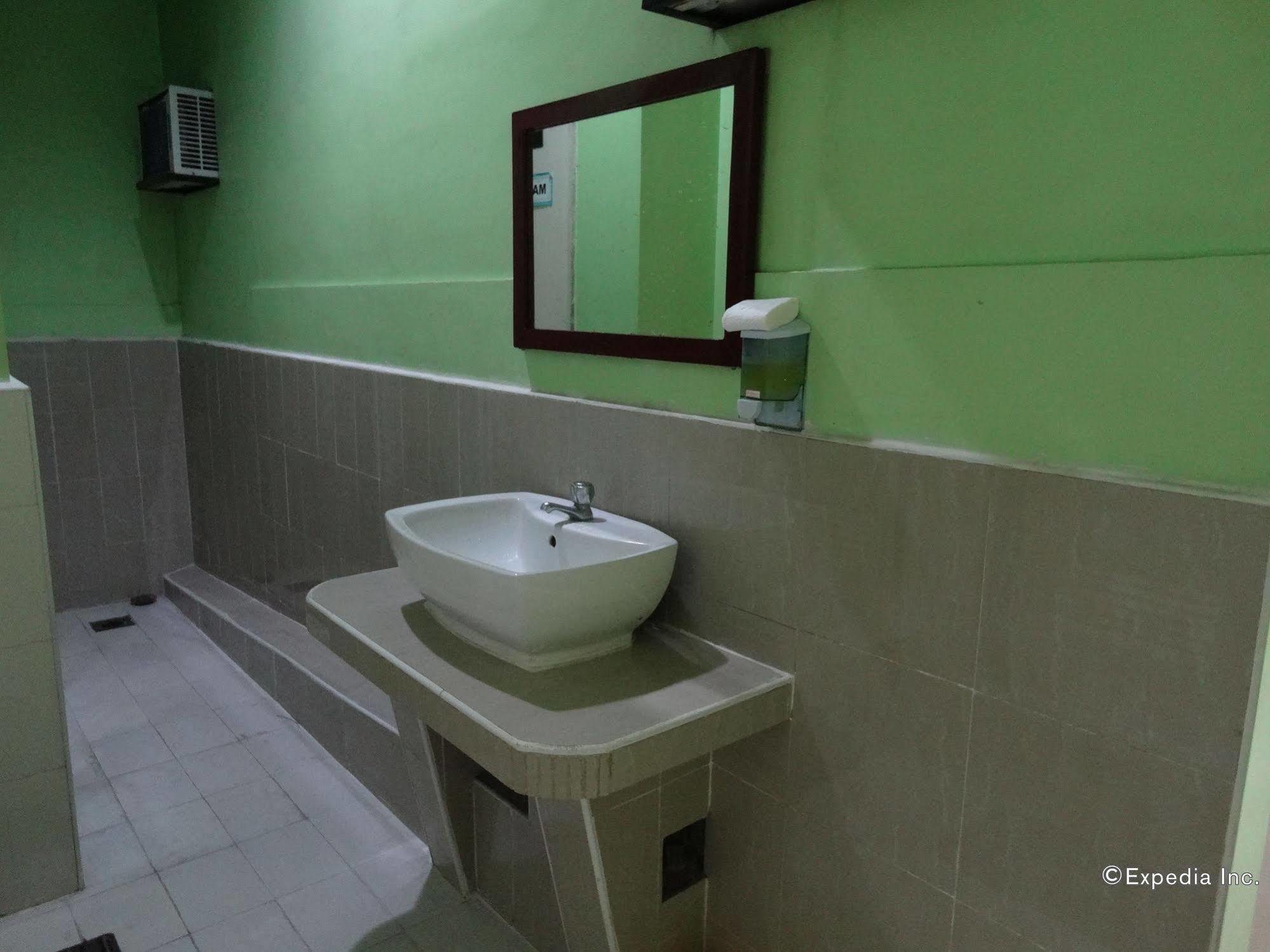 Daylight Inn Davao City Buitenkant foto