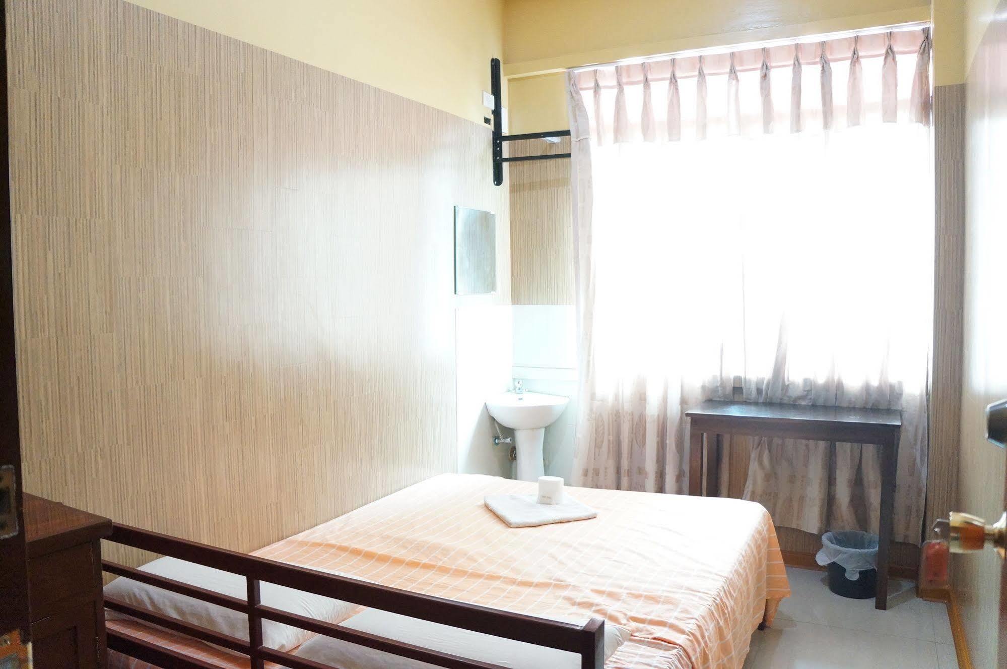 Daylight Inn Davao City Buitenkant foto