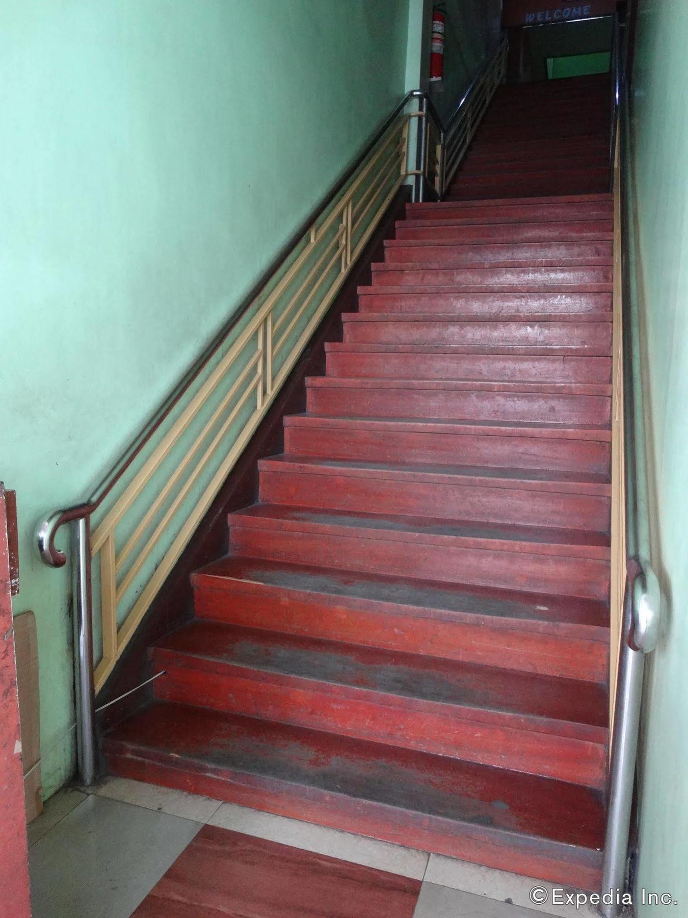 Daylight Inn Davao City Buitenkant foto
