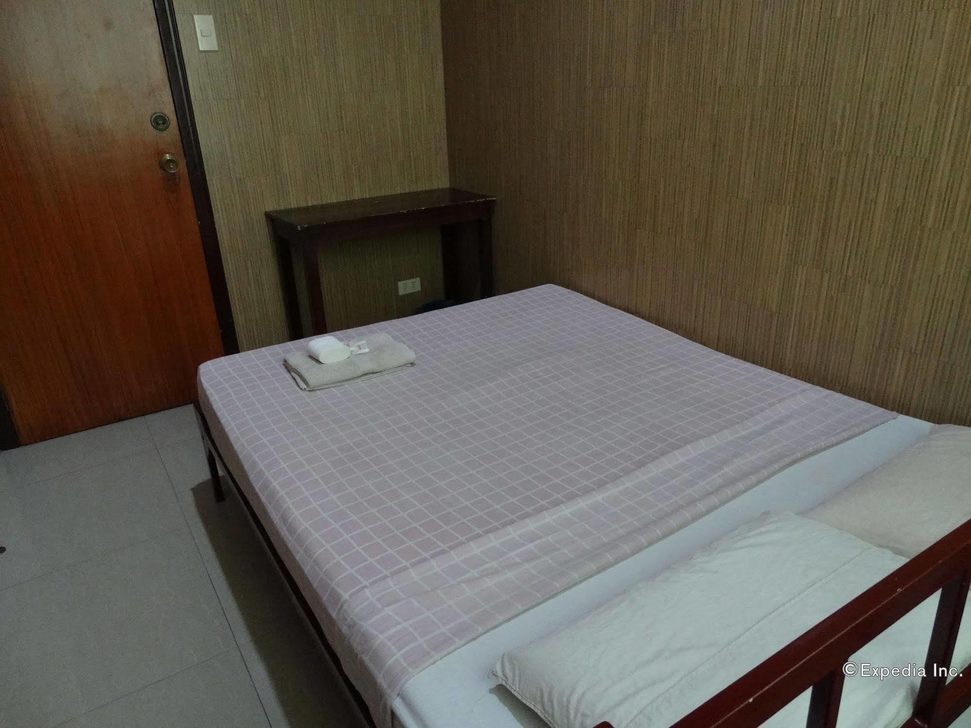 Daylight Inn Davao City Buitenkant foto
