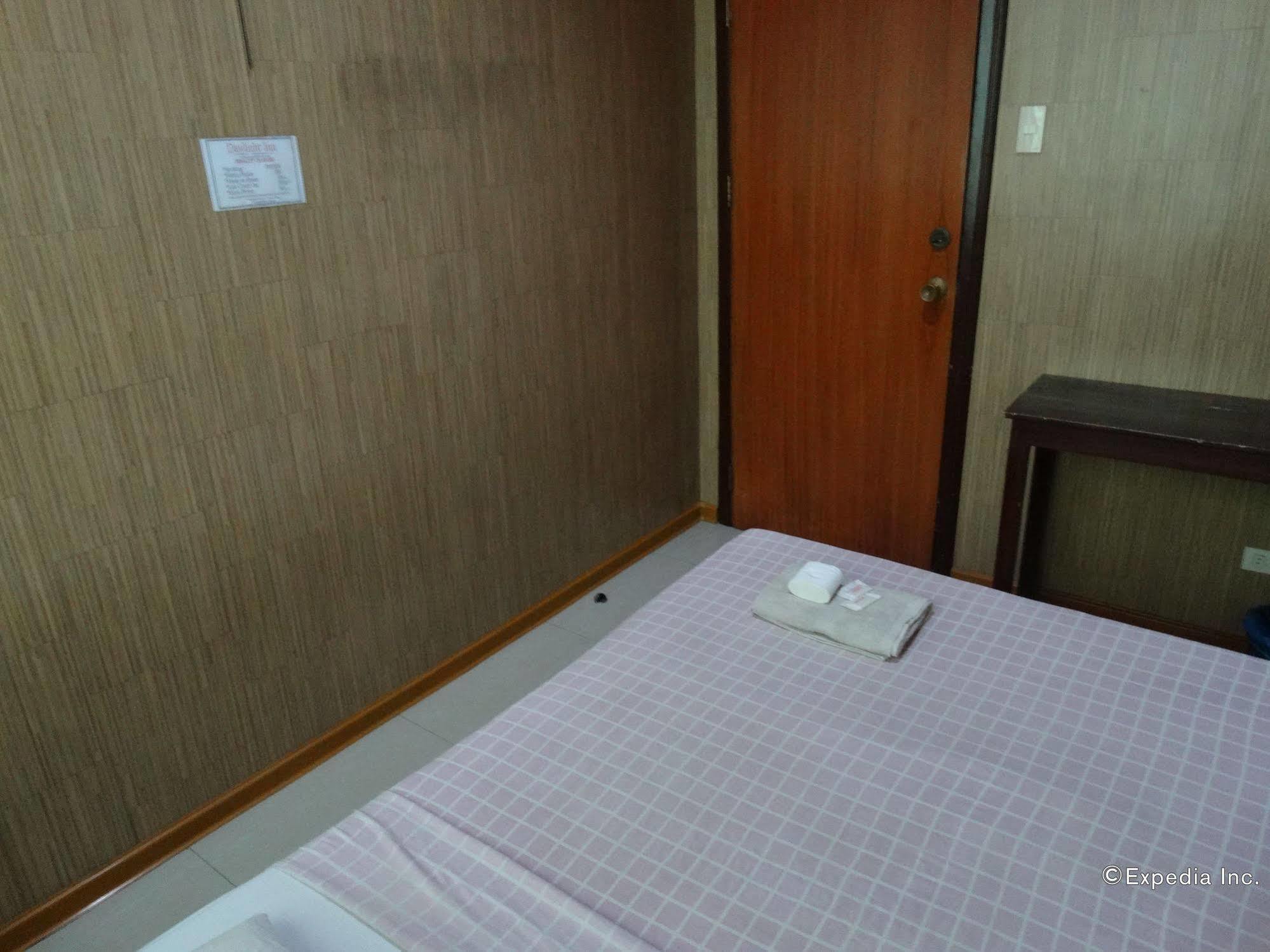 Daylight Inn Davao City Buitenkant foto