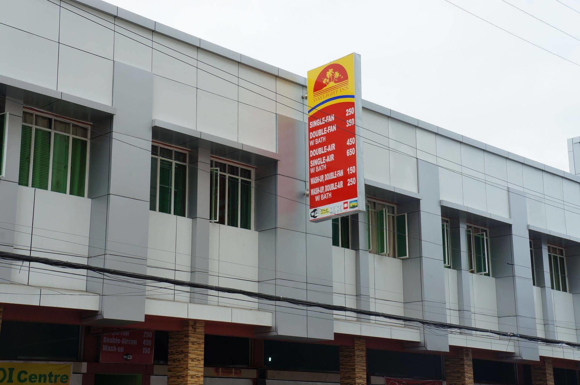 Daylight Inn Davao City Buitenkant foto